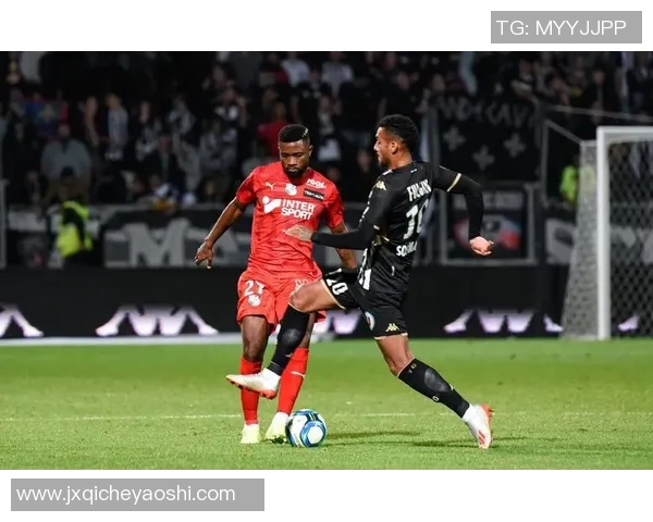 2019年亚眠对阵昂热比赛回顾与精彩瞬间分析 2019年亚眠对阵昂热比赛回顾与精彩瞬间分析