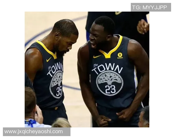 勇士与爵士激战正酣球迷热议比赛精彩瞬间与战术分析 勇士与爵士激战正酣球迷热议比赛精彩瞬间与战术分析